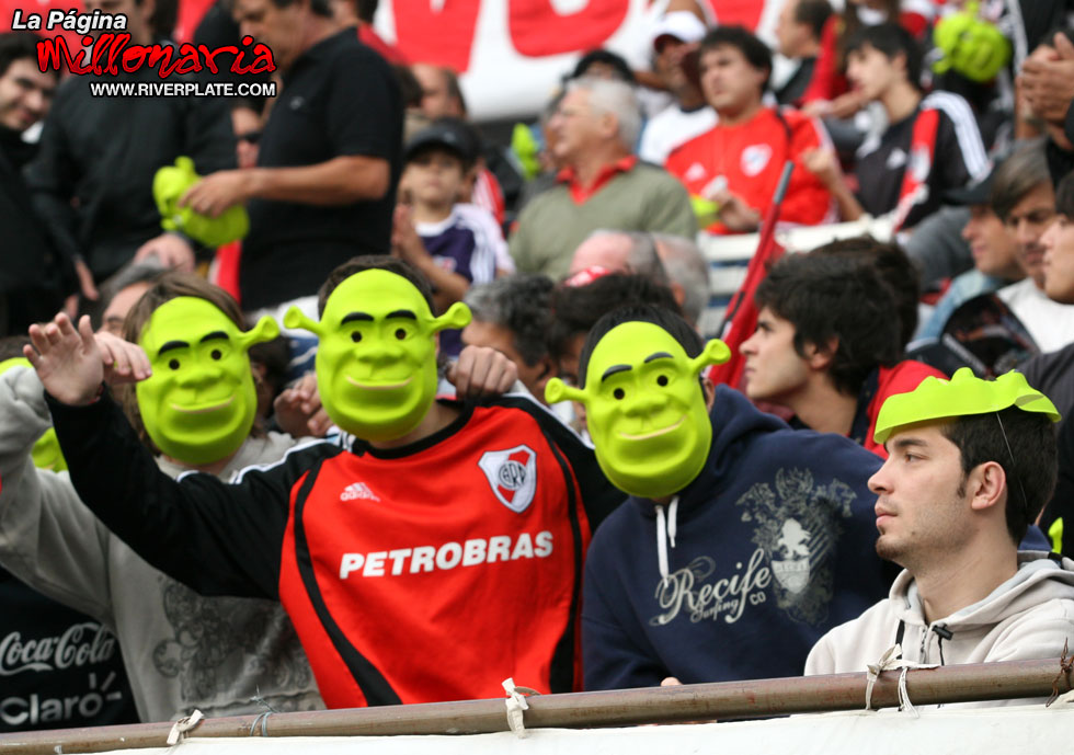 River Plate vs Banfield (CL 2009) 21